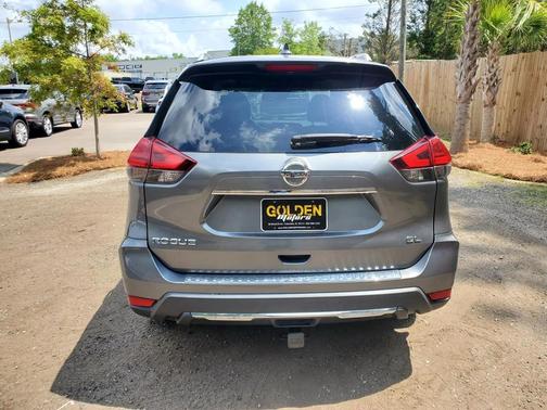 Dark Gray 2017 Nissan Rogue SL