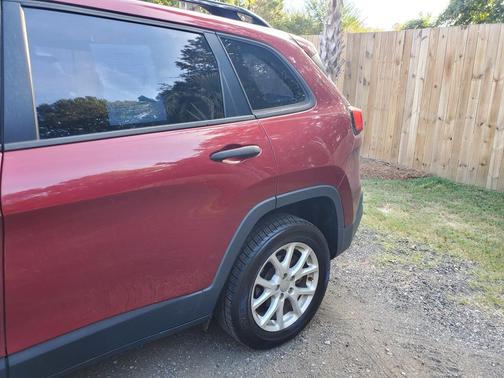 2016 Jeep Cherokee Sport