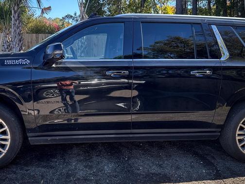 2023 Chevrolet Suburban 4WD Duramax Diesel High Country