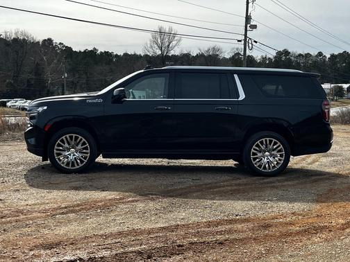 2023 Chevrolet Suburban 4WD Duramax Diesel High Country