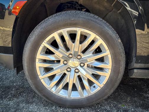 2023 Chevrolet Suburban 4WD Duramax Diesel High Country