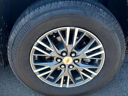 2024 Chevrolet Traverse LS