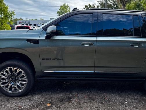 2023 GMC Yukon XL Denali Ultimate