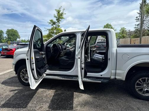 White 2019 Ford F-150 Lariat