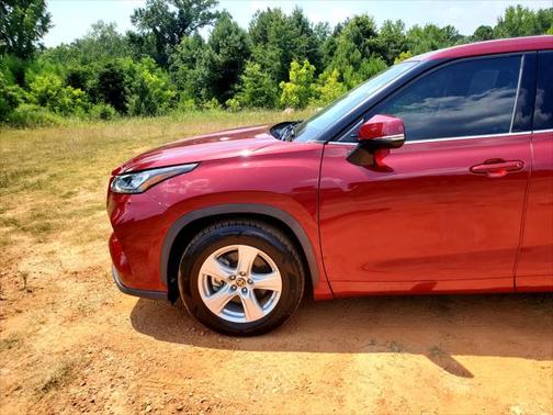 2020 Toyota Highlander LE