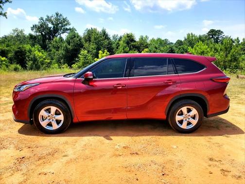 2020 Toyota Highlander LE