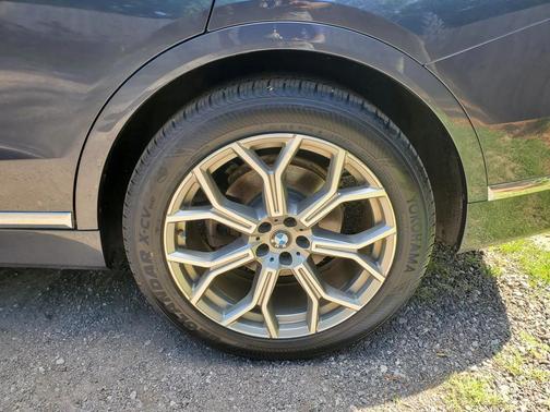 Gray 2020 BMW X7 xDrive40i