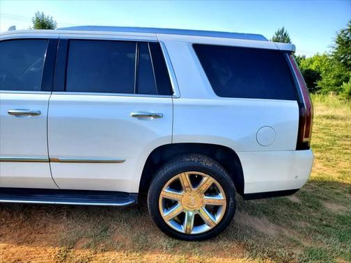 2017 Cadillac Escalade Luxury