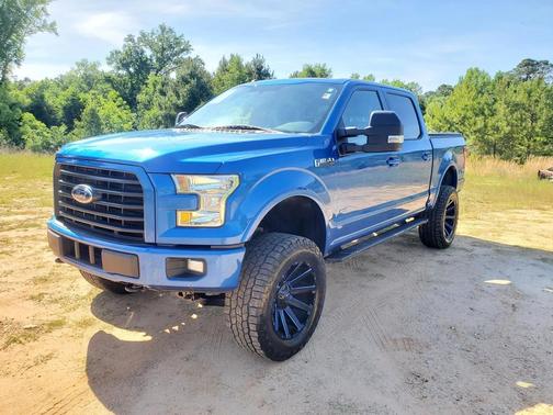 Blue 2016 Ford F-150 XLT