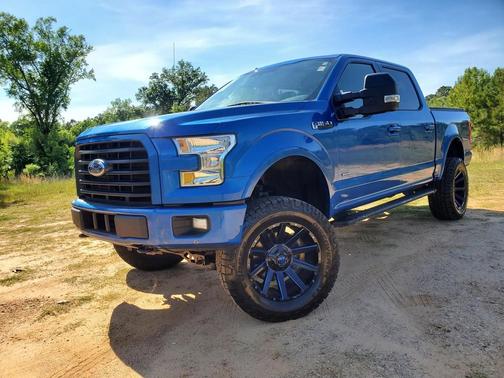 Blue 2016 Ford F-150 XLT