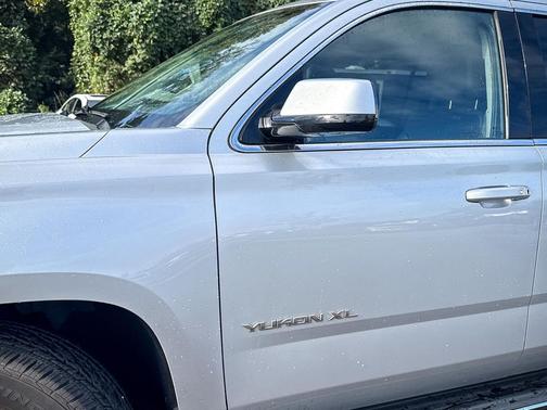 2017 GMC Yukon XL SLT