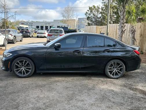 2019 BMW 330 i