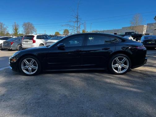 2019 Porsche Panamera 4