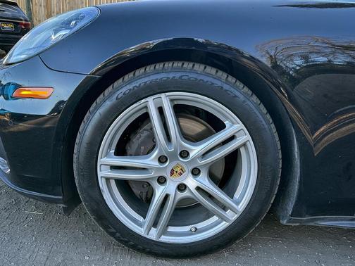 2019 Porsche Panamera 4