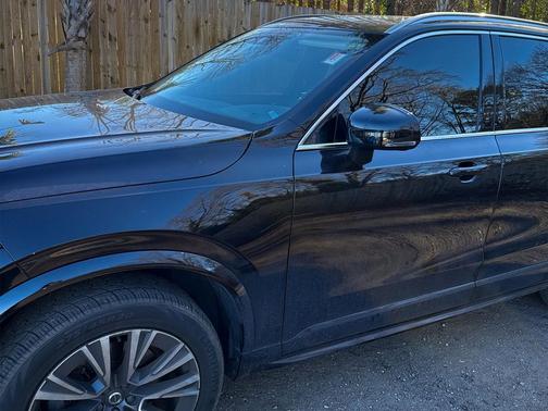 2022 Volvo XC90 T6 Momentum