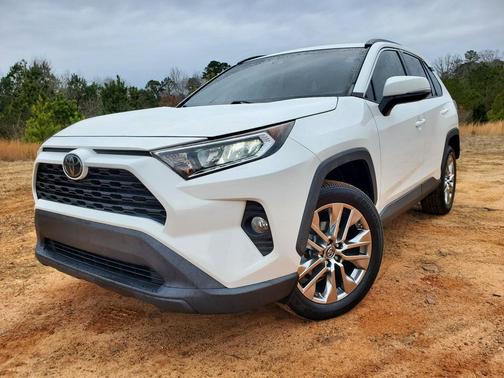 2019 Toyota RAV4 XLE Premium
