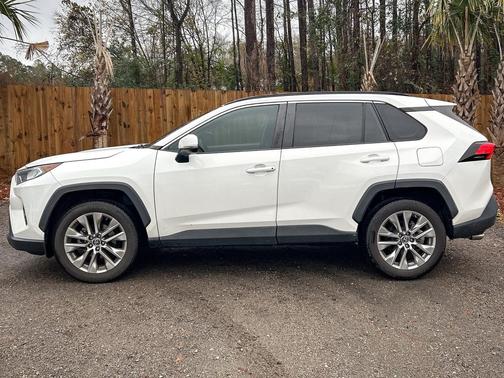 2019 Toyota RAV4 XLE Premium