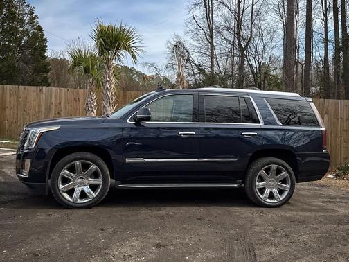 2017 Cadillac Escalade Luxury