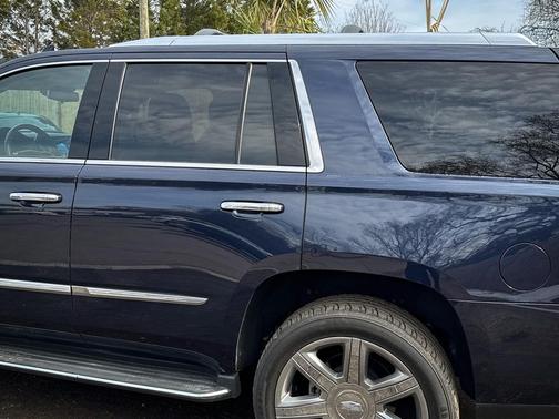 2017 Cadillac Escalade Luxury