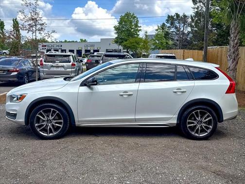 2015 Volvo V60 Cross Country T5