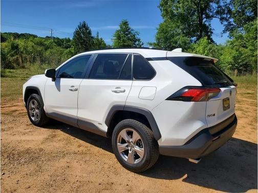White 2022 Toyota RAV4 Hybrid XLE