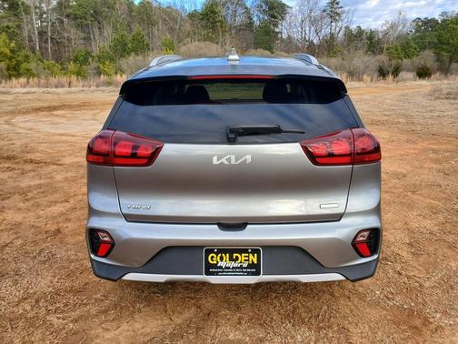 2022 Kia Niro LXS
