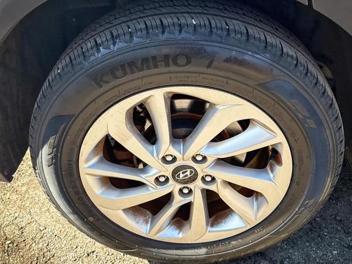 2017 Hyundai TUCSON SE