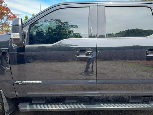 Black 2019 Ford F-250 Lariat 4WD Crew Cab 6.75' Box