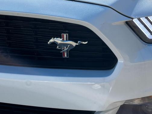 White 2017 Ford Mustang GT Premium