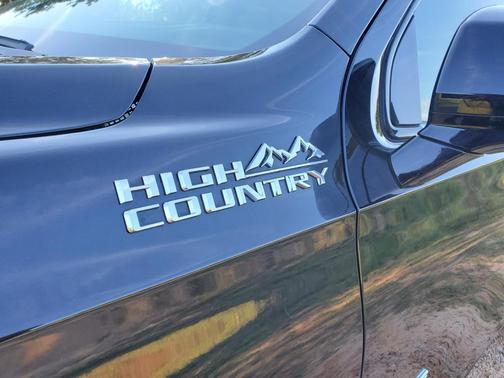 2021 Chevrolet Tahoe 4WD 4dr High Country Premium Pack Media System