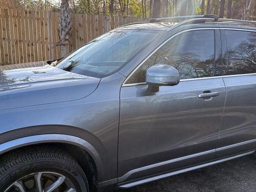 2018 Volvo XC90 T6 Momentum