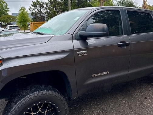 2016 Toyota Tundra SR5