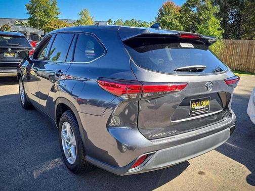 2021 Toyota Highlander LE