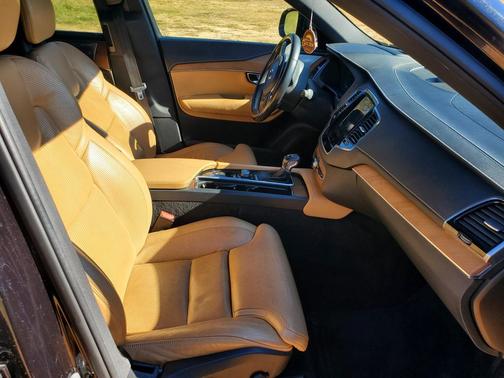 2016 Volvo XC90 T6 First Edition