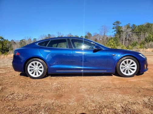 2017 Tesla Model S 90D