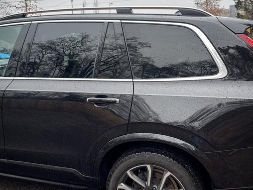 2016 Volvo XC90 T6 Momentum