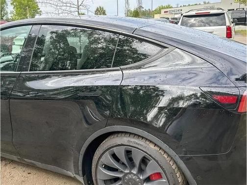 Black 2022 Tesla Model Y Performance AWD