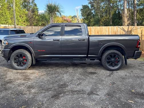 2022 RAM 2500 Night Edition Lev B Laramie 4x4 Crew Cab