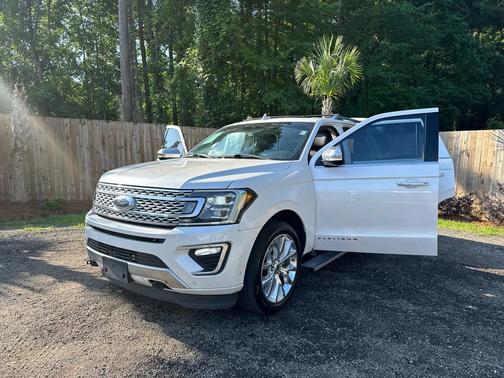 White 2018 Ford Expedition Platinum