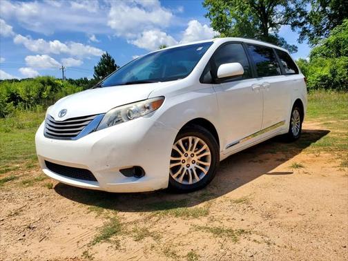 2011 Toyota Sienna XLE
