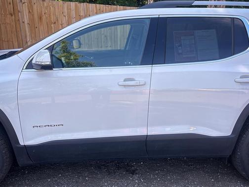 2022 GMC Acadia AWD 4dr SLT