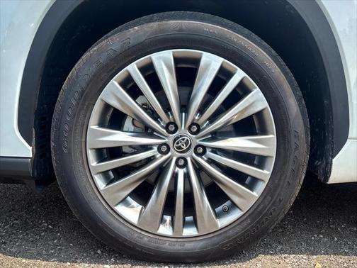 2021 Toyota Highlander Platinum FWD (Natl)