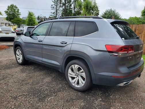 Gray 2021 Volkswagen Atlas 3.6L SE w/Technology