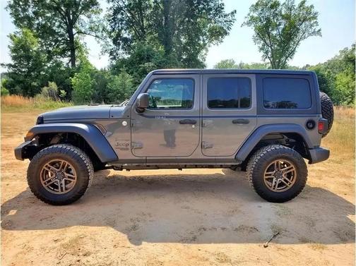 Gray 2019 Jeep Wrangler Unlimited Sport