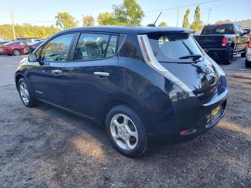 2015 Nissan Leaf 4dr HB SV