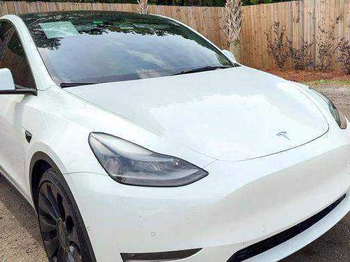 White 2022 Tesla Model Y Performance AWD