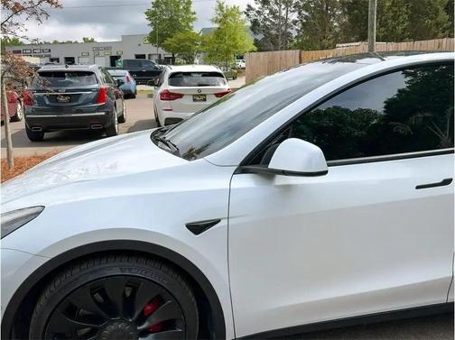 White 2022 Tesla Model Y Performance AWD