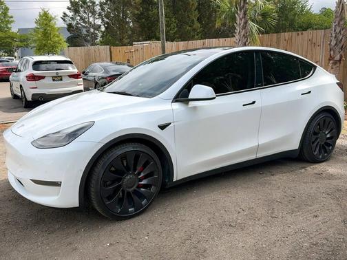 White 2022 Tesla Model Y Performance AWD