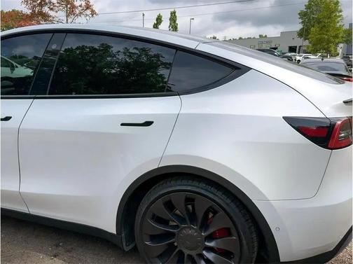 White 2022 Tesla Model Y Performance AWD
