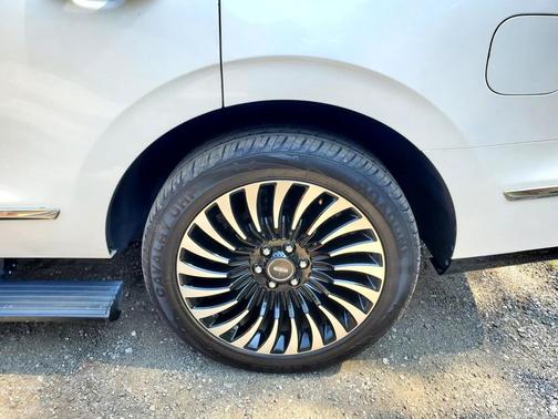 2018 Lincoln Navigator Black Label